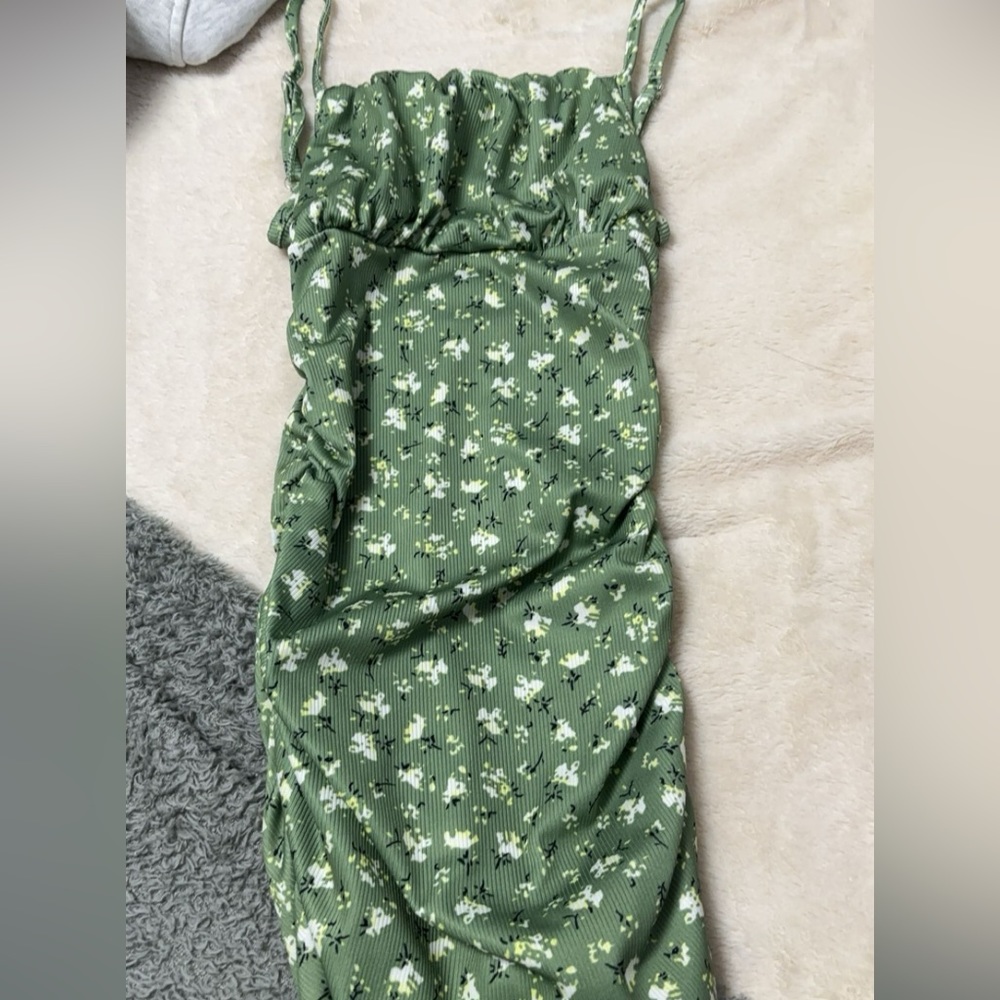 Green floral runched dress